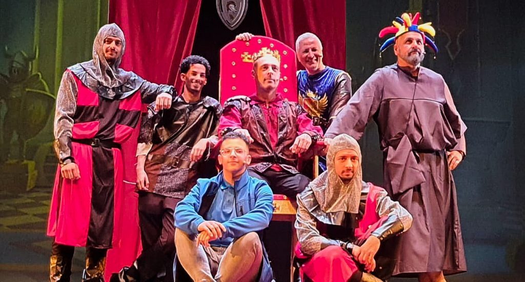 Teatro familiar – La capa del rey – Asociación Benéfica “Ya era hora”