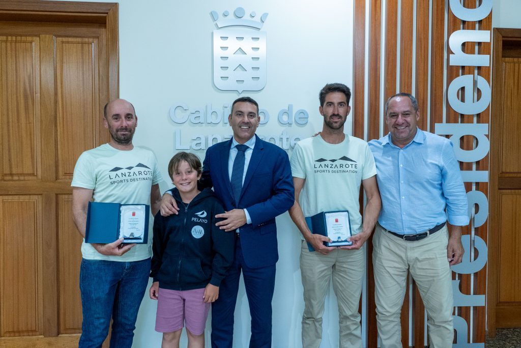 El Cabildo de Lanzarote recibe a Alfredo González y Cristian Sánchez tras ganar el Campeonato de España de Snipe
