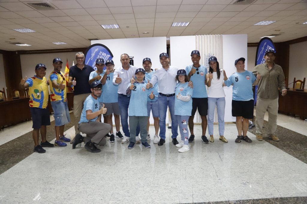 El Cabildo de Lanzarote recibe al equipo CD Creciendo, representante en la Liga DISAFío de fútbol inclusivo