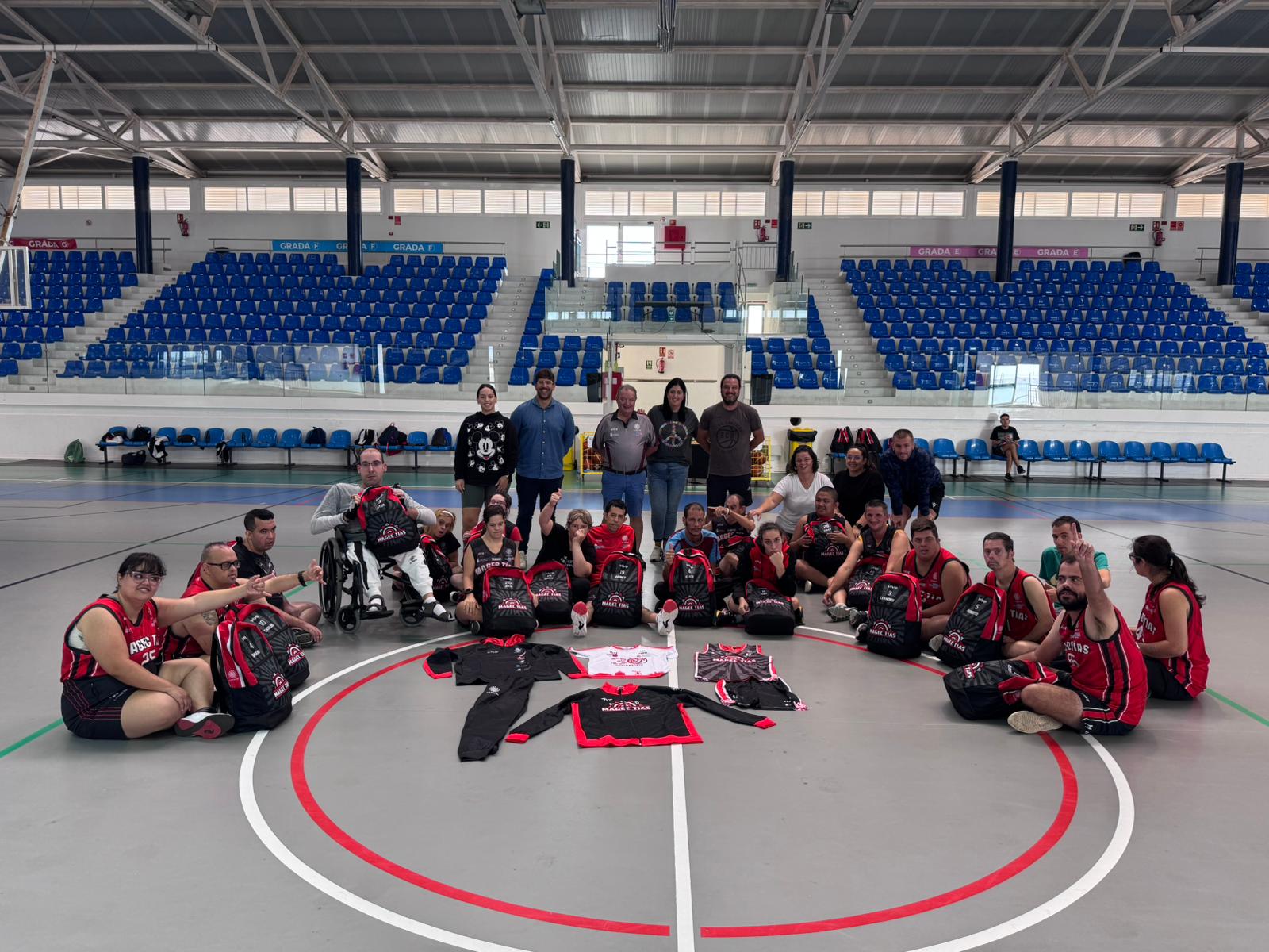 El CD Magec Tías Inclusivo recibe la equipación adquirida para la próxima temporada