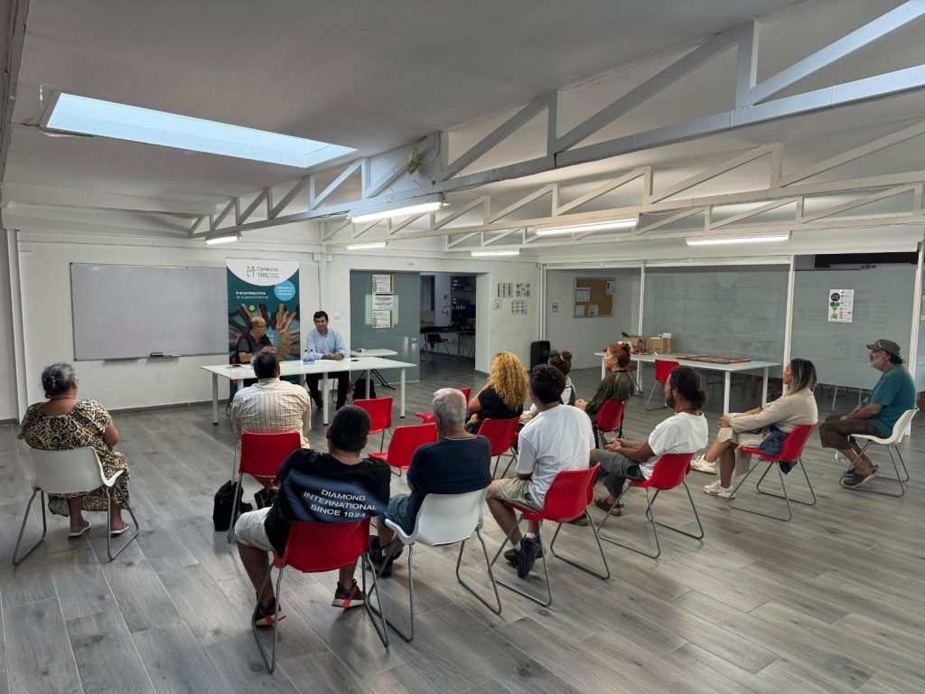 Conecta Tías ofrece charlas informativas para acercar el derecho a la ciudadanía