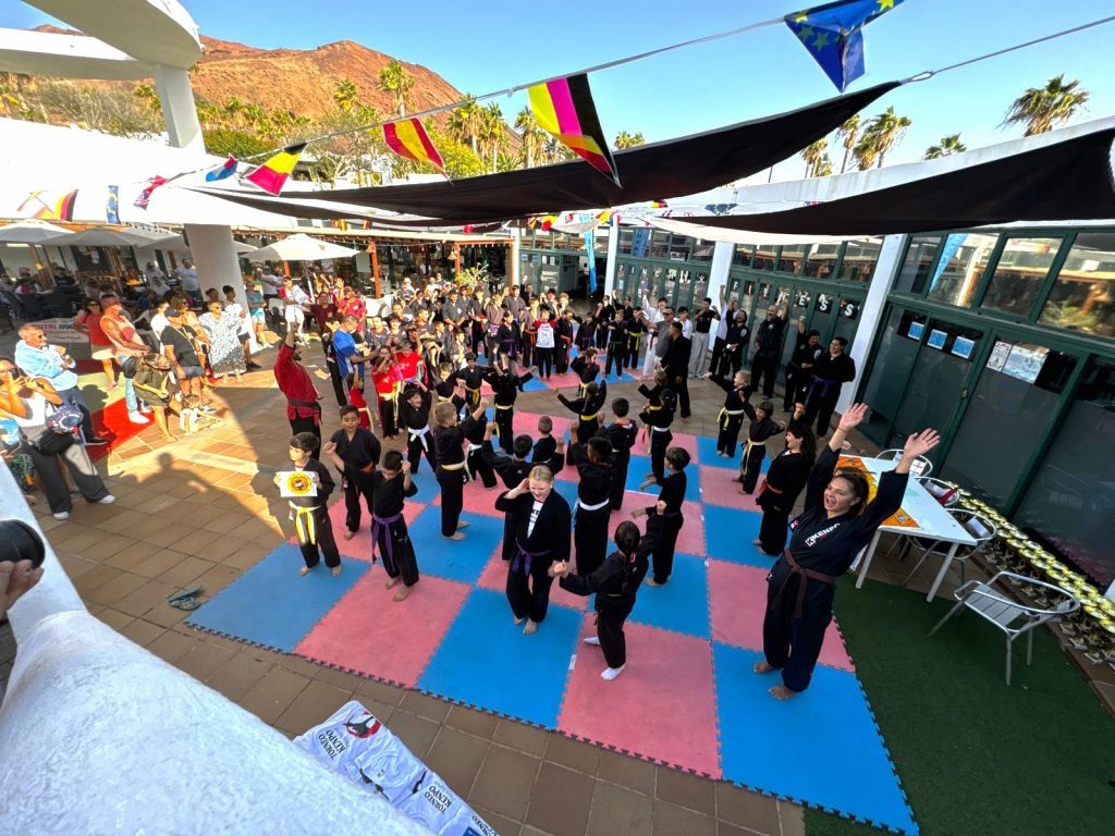 Yaiza reúne a más de cien jóvenes deportistas en el Torneo Kenpo Playa Blanca