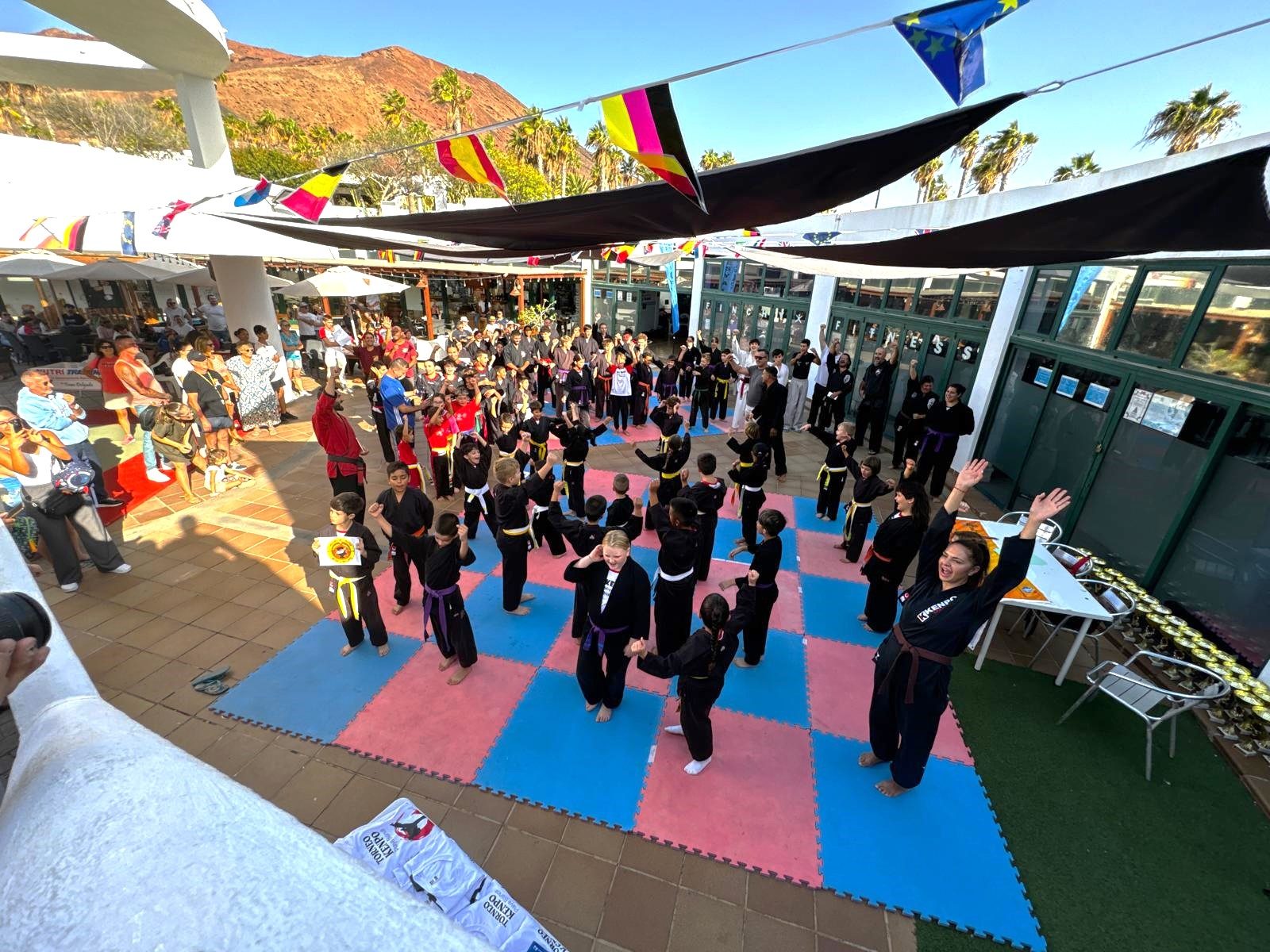 Yaiza reúne a más de cien jóvenes deportistas en el Torneo Kenpo Playa Blanca