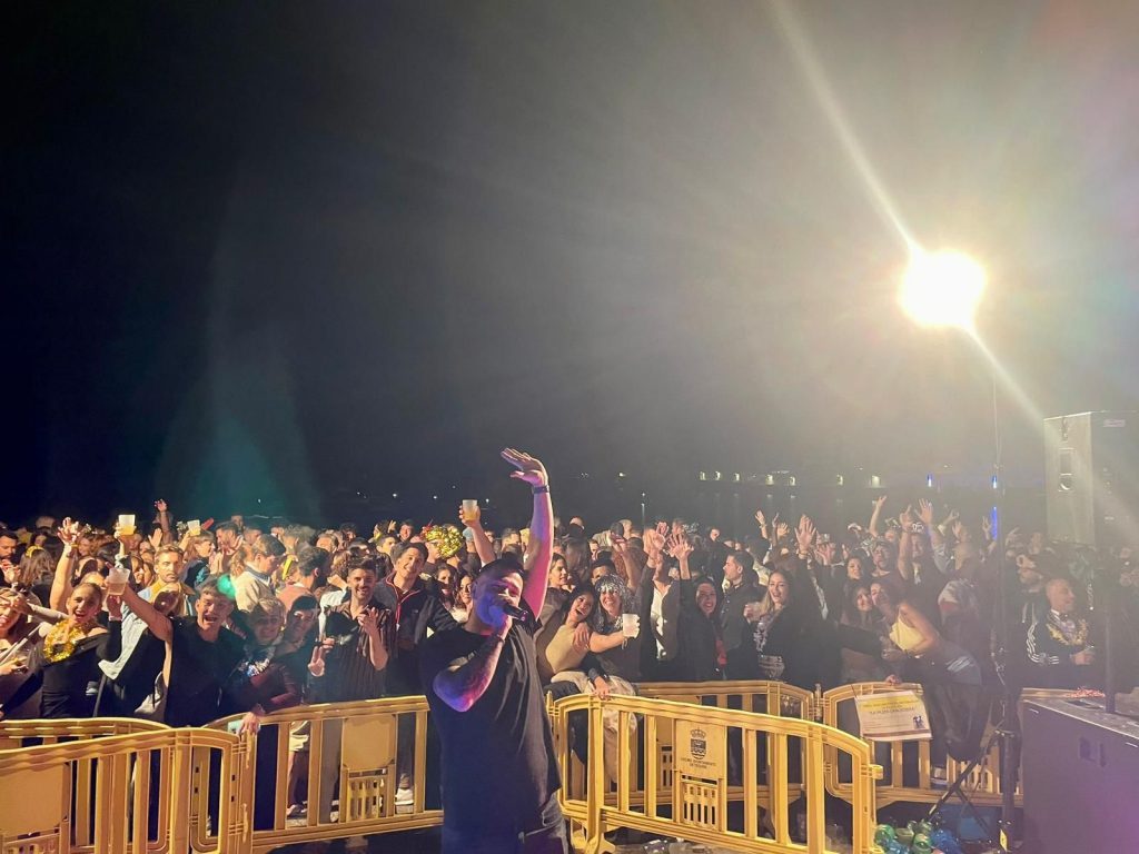 Más de 5.000 personas dan la bienvenida al Año Nuevo 2025 en Teguise