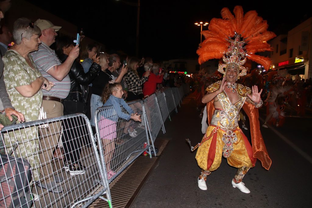 Playa Blanca saca a la calle toda su alegría y creación