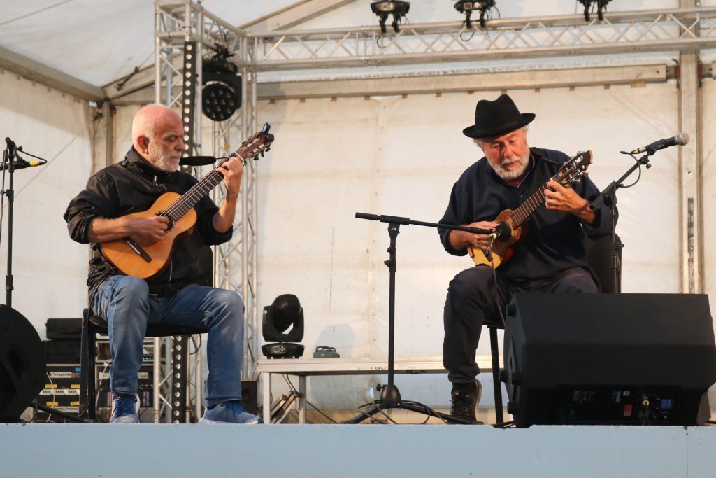 Emoción, identidad y folklore inundan la plaza de Femés con ‘El Colorao’