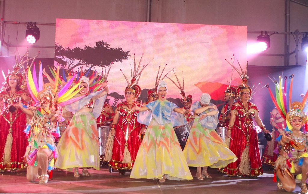 Explosión de fantasía en el arranque de las fiestas carnavaleras de Yaiza