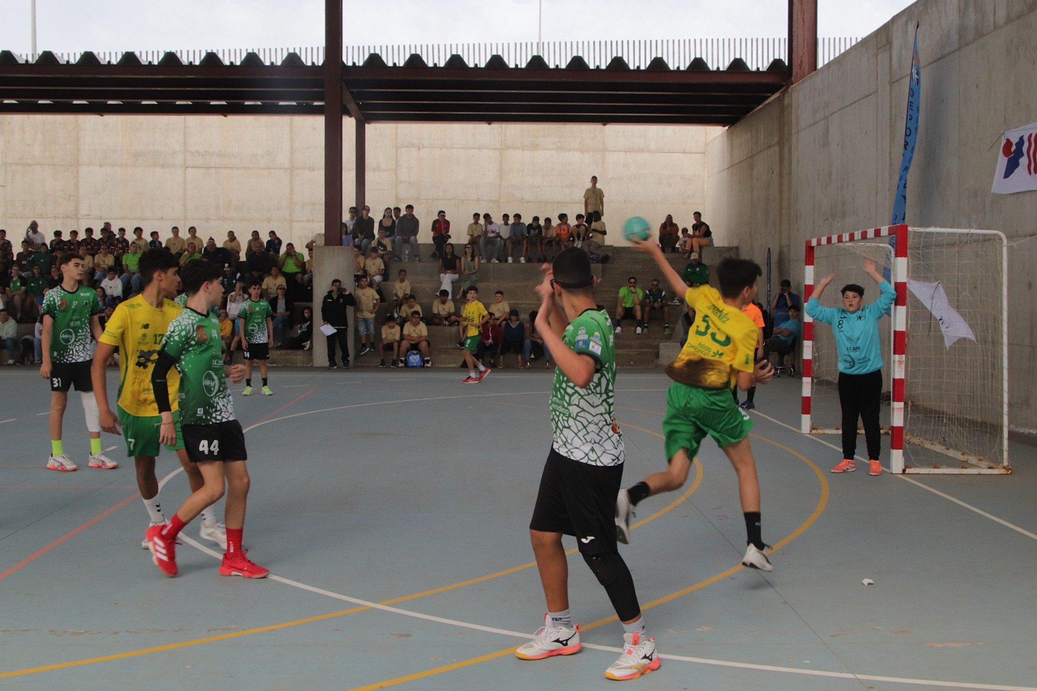 Yaiza felicita al Club Ajaches por el “éxito organizativo” del Torneo Balonmano de Semana Santa