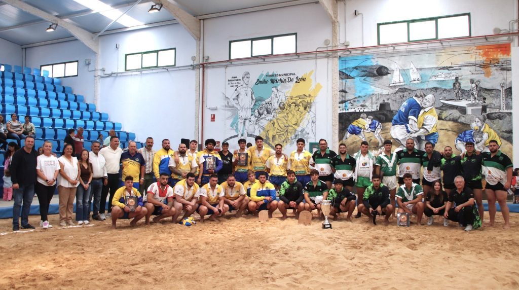 Yaiza estrena el Torneo ‘Pollo de Uga’ con homenaje a dos figuras sureñas de la lucha canaria