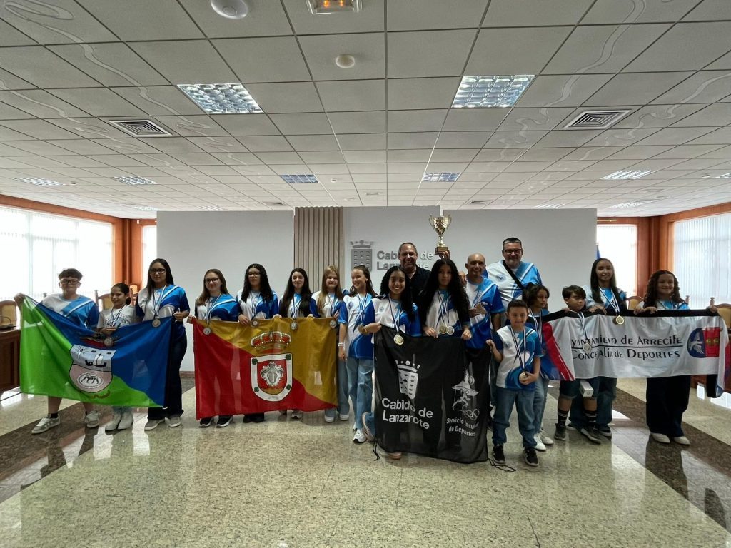 El Cabildo de Lanzarote recibe al Club Tanaga tras 39 medallas en el Torneo Interinsular de Taekwon-do ITFU