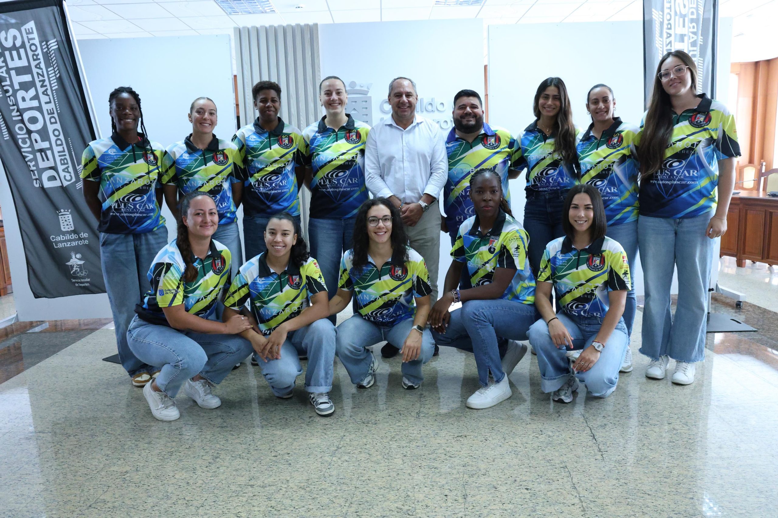 El Cabildo de Lanzarote reconoce la permanencia del CB Zonzamas en la máxima categoría del balonmano nacional