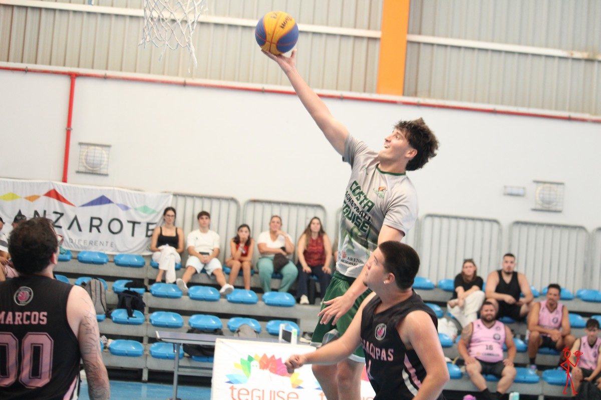 Costa Teguise reúne a decenas de jugadores en la primera edición del torneo 3×3 de sus fiestas